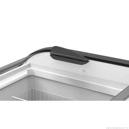 Thermaster SD-666K 666L Supermarket Glass Sliding Lid Chest Freezer - interior view