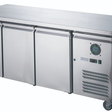 FED-X XUB7F18S3V Three Door Freezer - Angle View